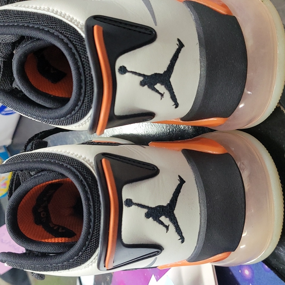 Boys Air Jordan Mars 270 Sneakers Sz 4.5 (Orange Black & White)